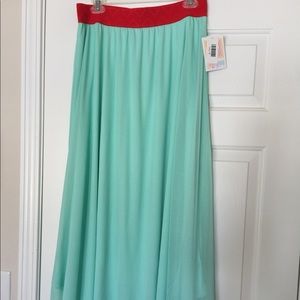 LuLaRoe Lucy skirt size medium